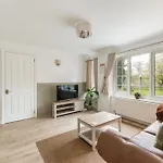 Wellbeing Escape, 5-bed House With Yoga