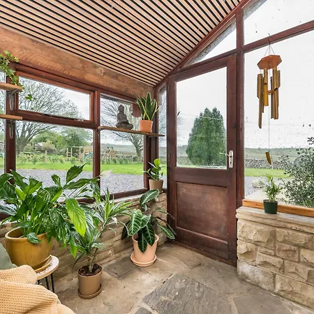 Wellbeing Escape, 5-bed House With Yoga * Malham