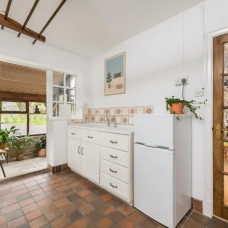 Wellbeing Escape, 5-bed House With Yoga 度假居