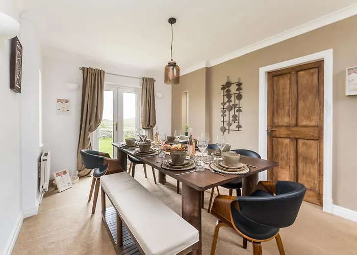 Wellbeing Escape, 5-bed House With Yoga Malham