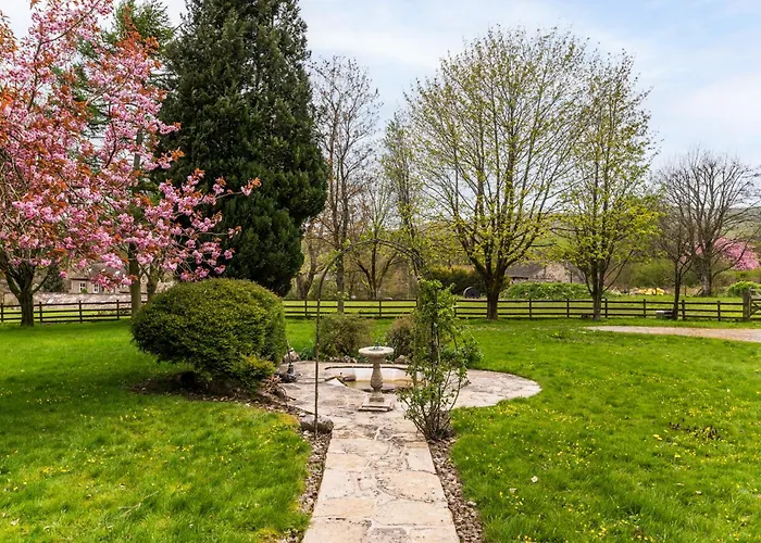 Wellbeing Escape, 5-bed House With Yoga