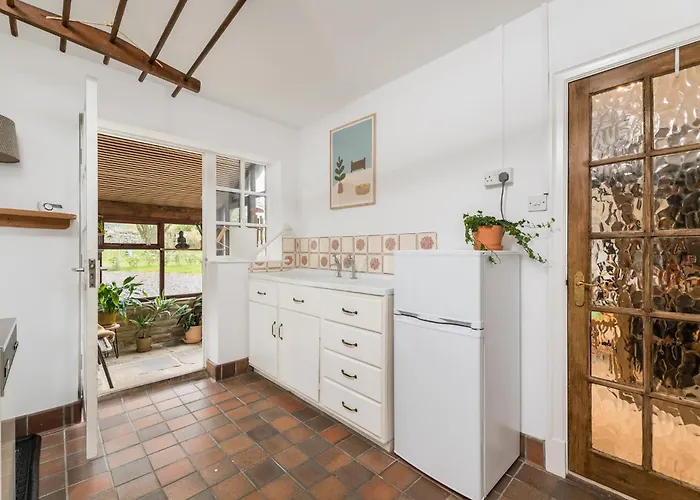 Wellbeing Escape, 5-bed House With Yoga Ferienhaus