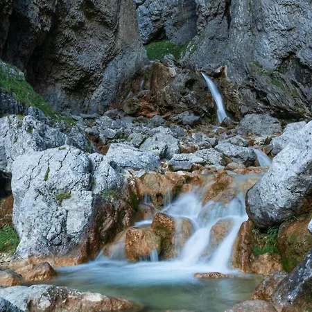 Wellbeing Escape, 5-bed House With Yoga